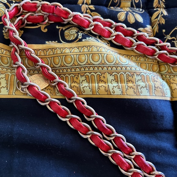 Chanel red handbag - Picture 2 of 15